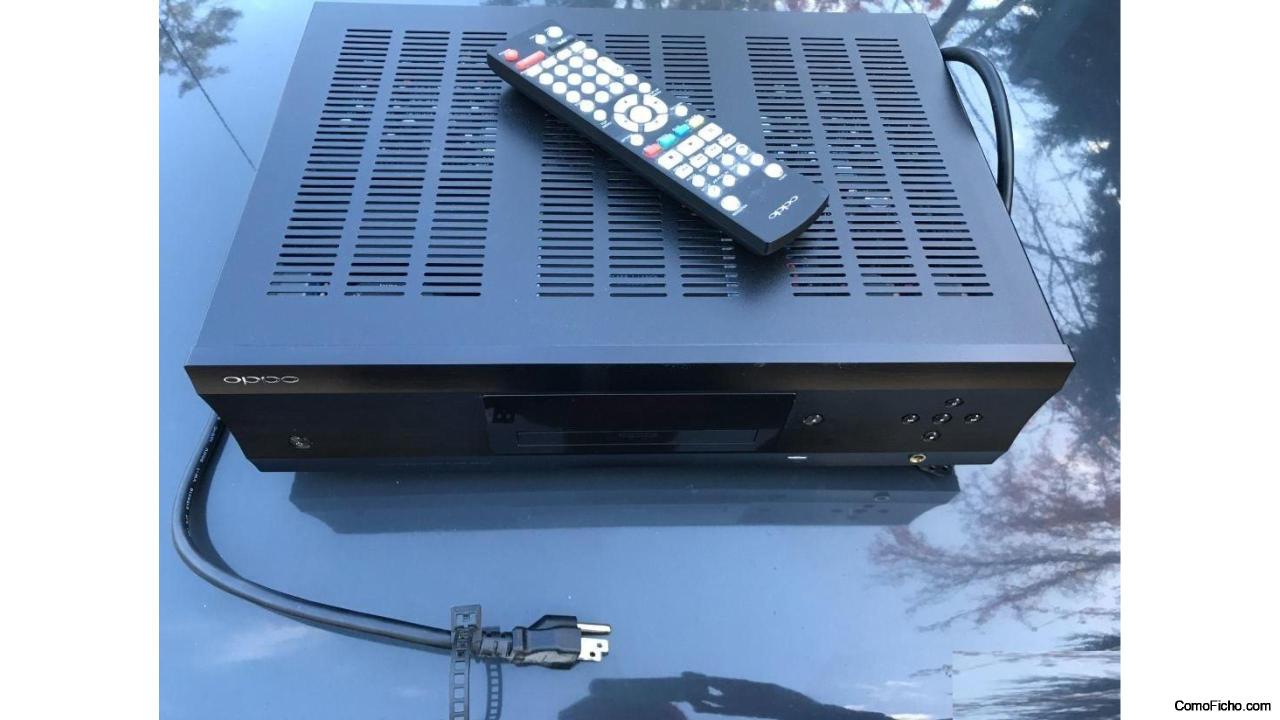 Selling My Used OPPO UDP-205 4k Blu-Ray player Still Clean