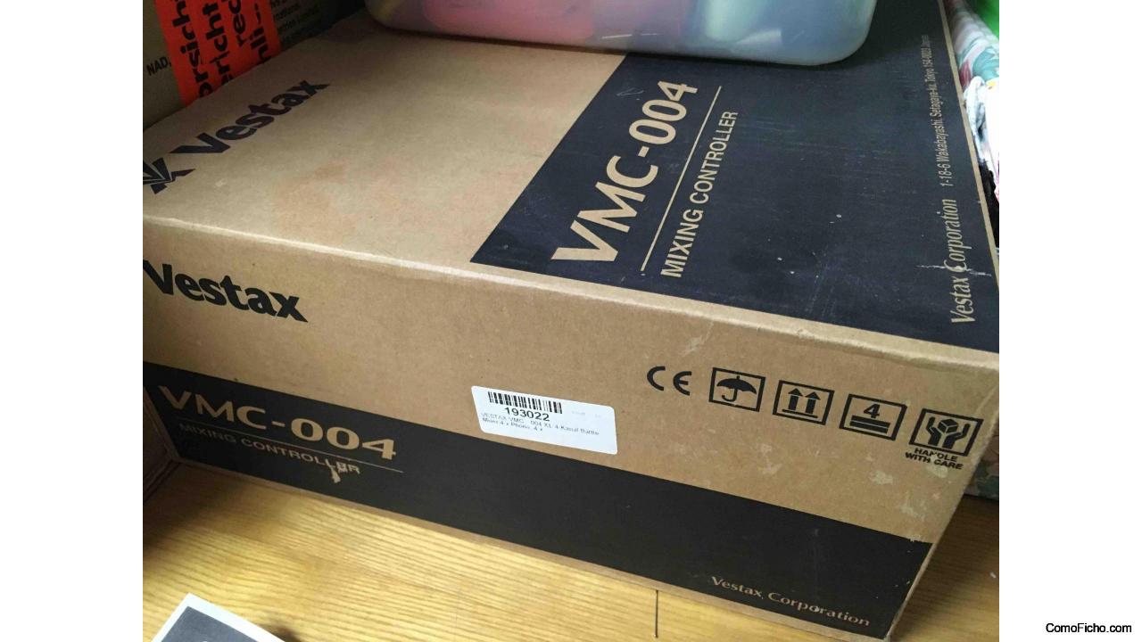 Mesa de mezclas Vestax VMC - 004 XL