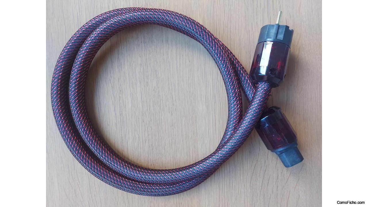 (VENDIDO) Cable de alimentación OYAIDE 1,5 m