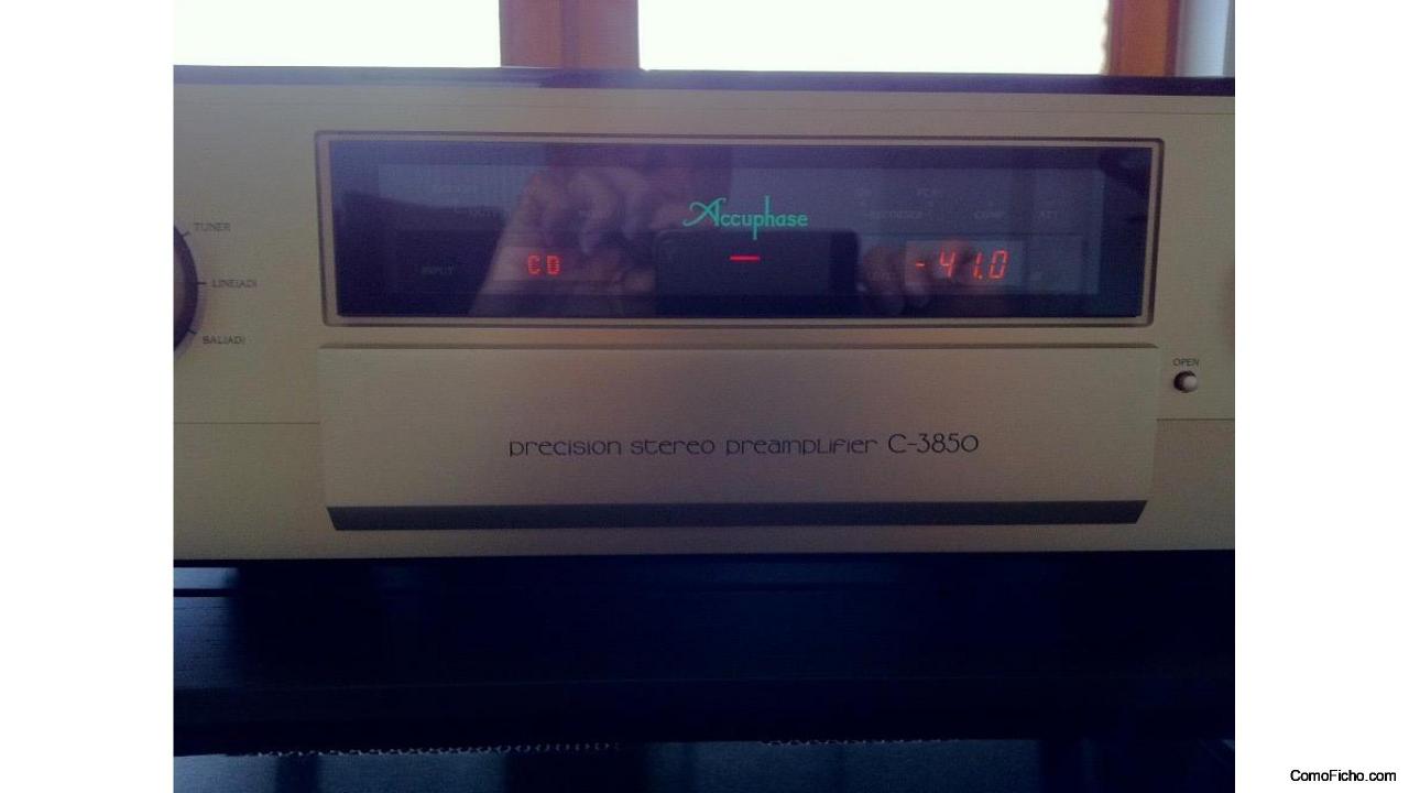 Accuphase C-3800