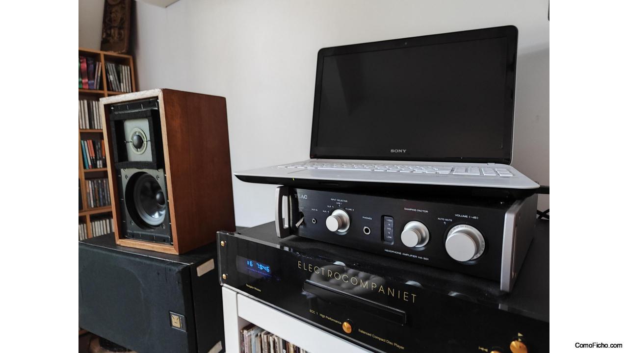 Teac ha-501 (240 euros)