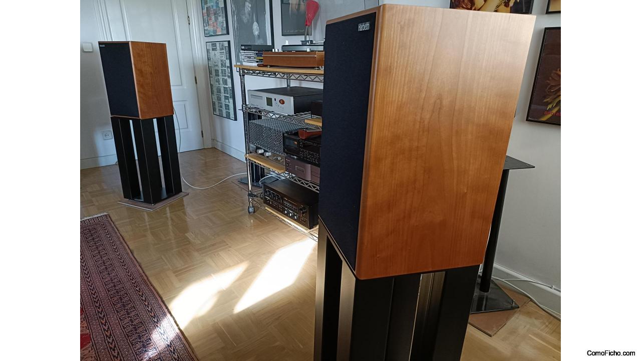 ALTAVOCES HARBETH M30.2 XD Y SOPORTES ROGOZ AUDIO