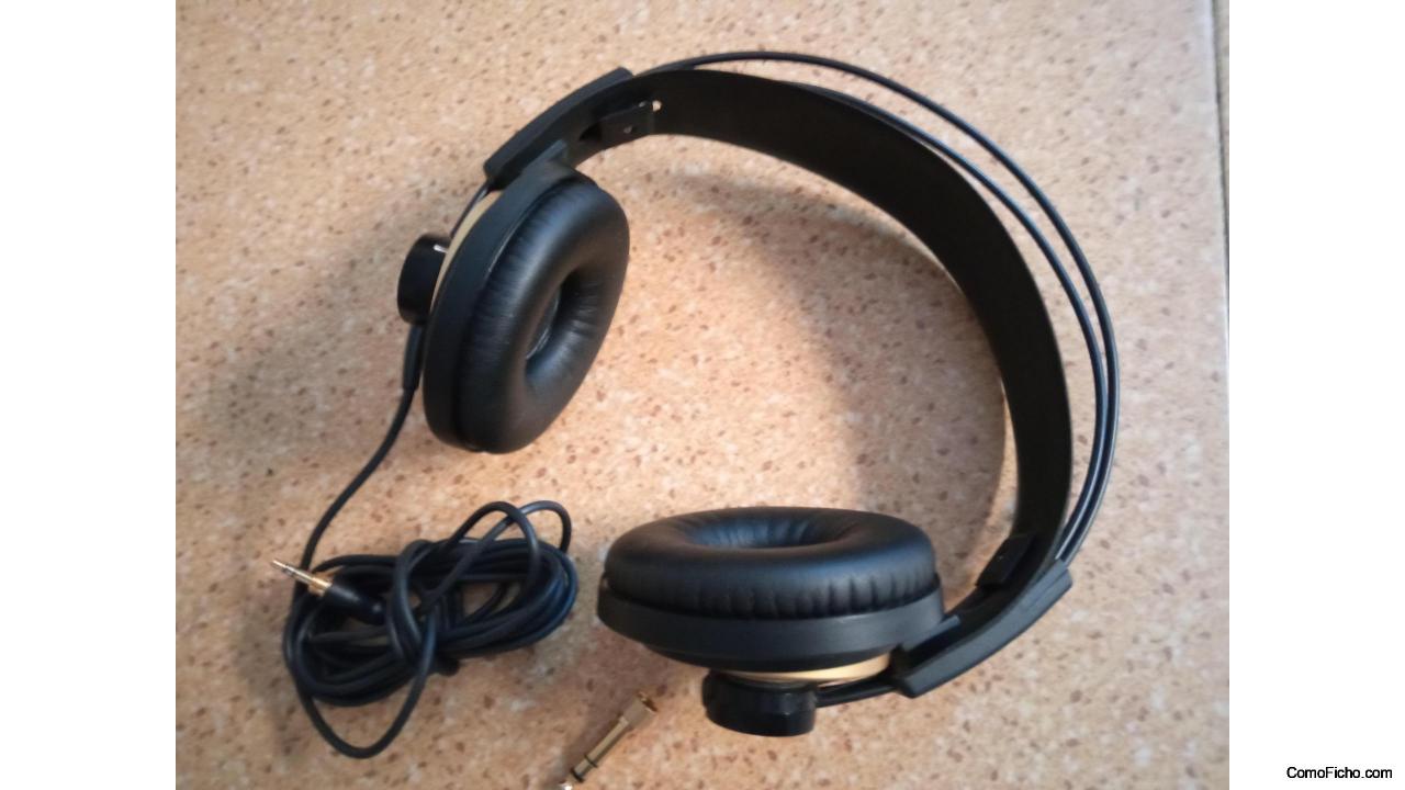 Auriculares AKG K141