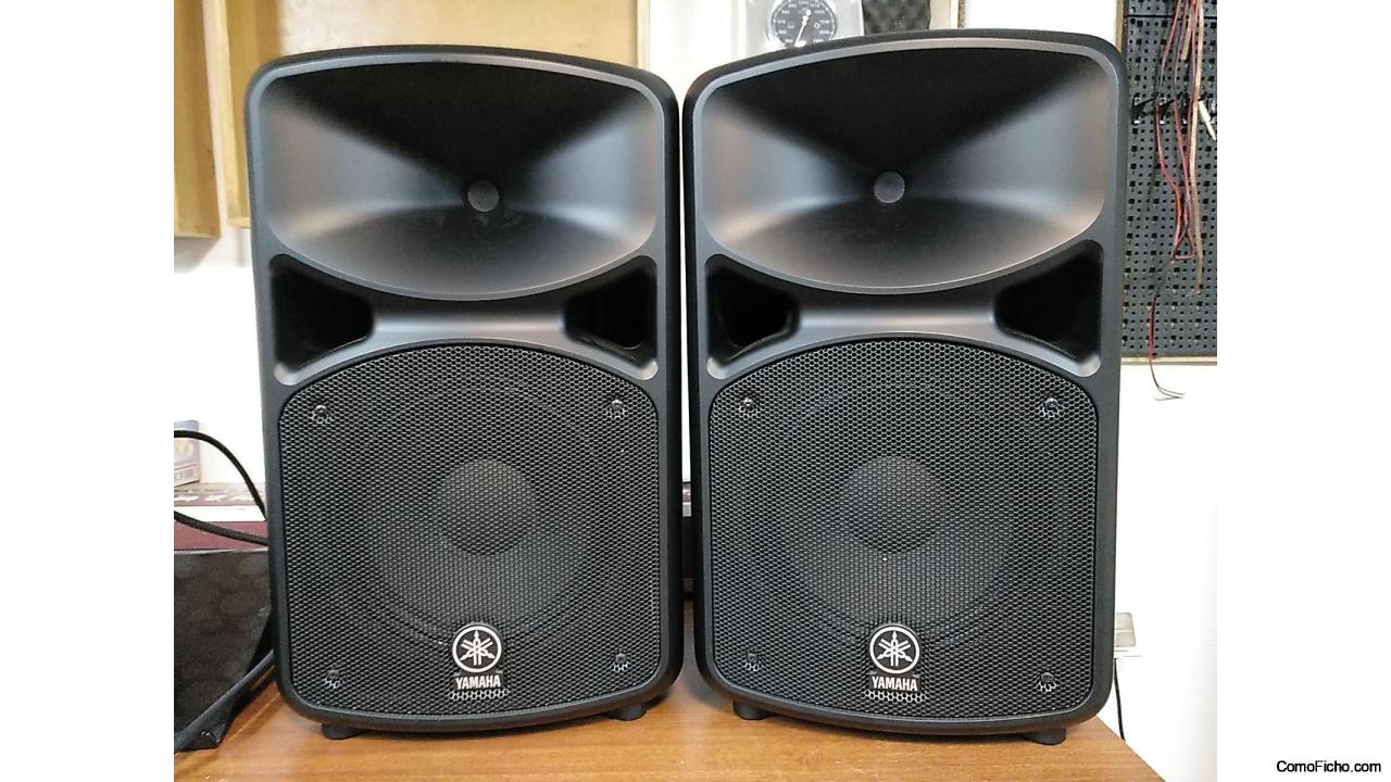 Altavoces Yamaha 600 S. Woofer 10”.
