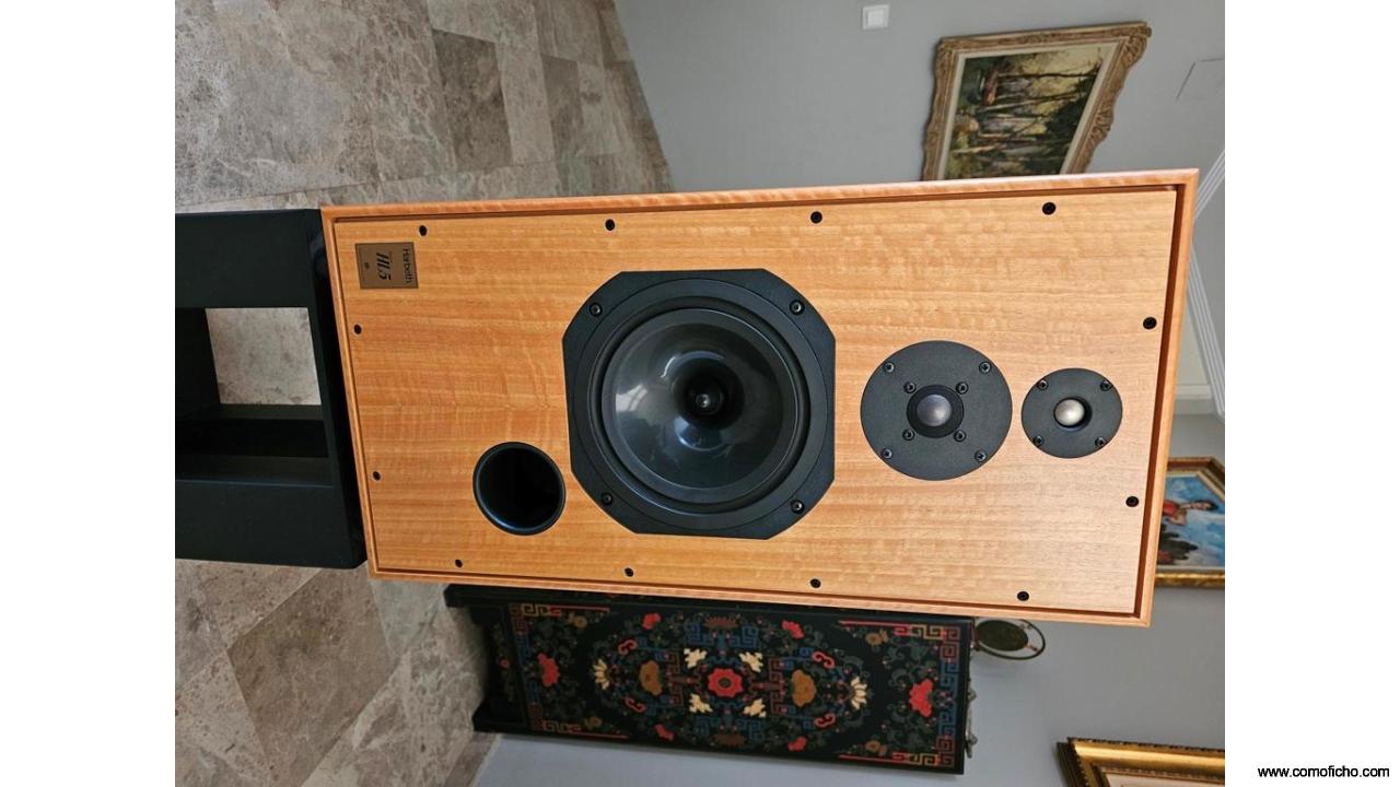 Harbeth SHL5 con soportes Rogoz Audio