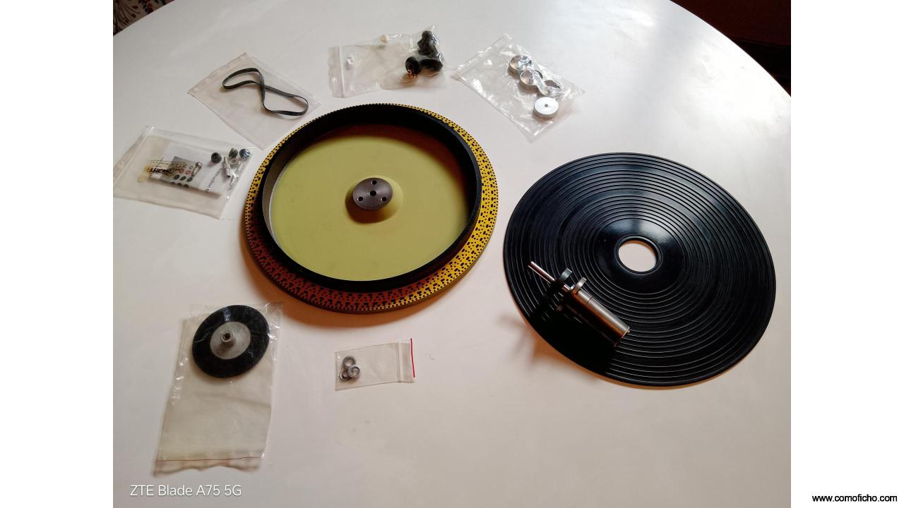 Kit de componentes originales para el montaje de un Thorens 124