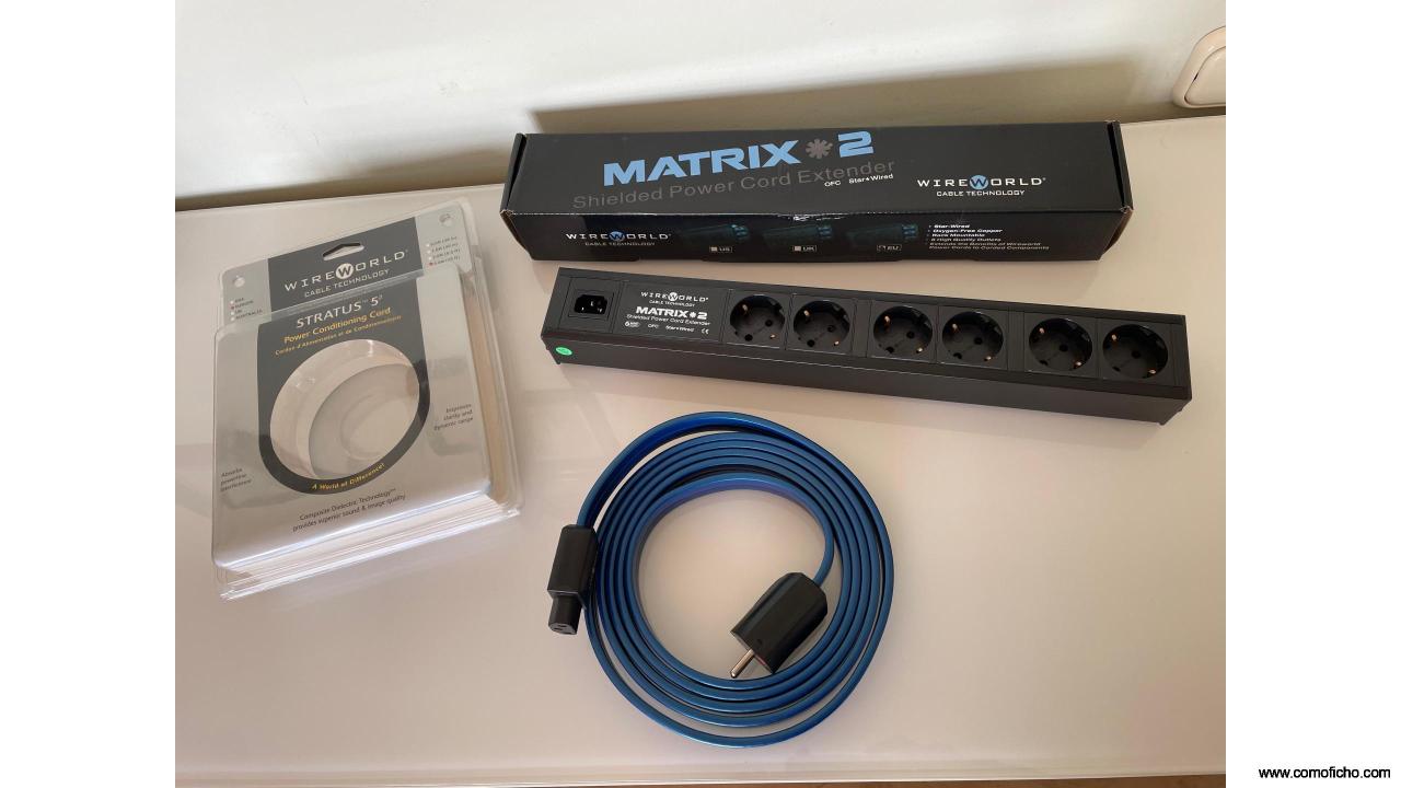 Regleta 6 tomas Wireworld Matrix 2 nueva. Cable Stratus 5 de 3 metros.
