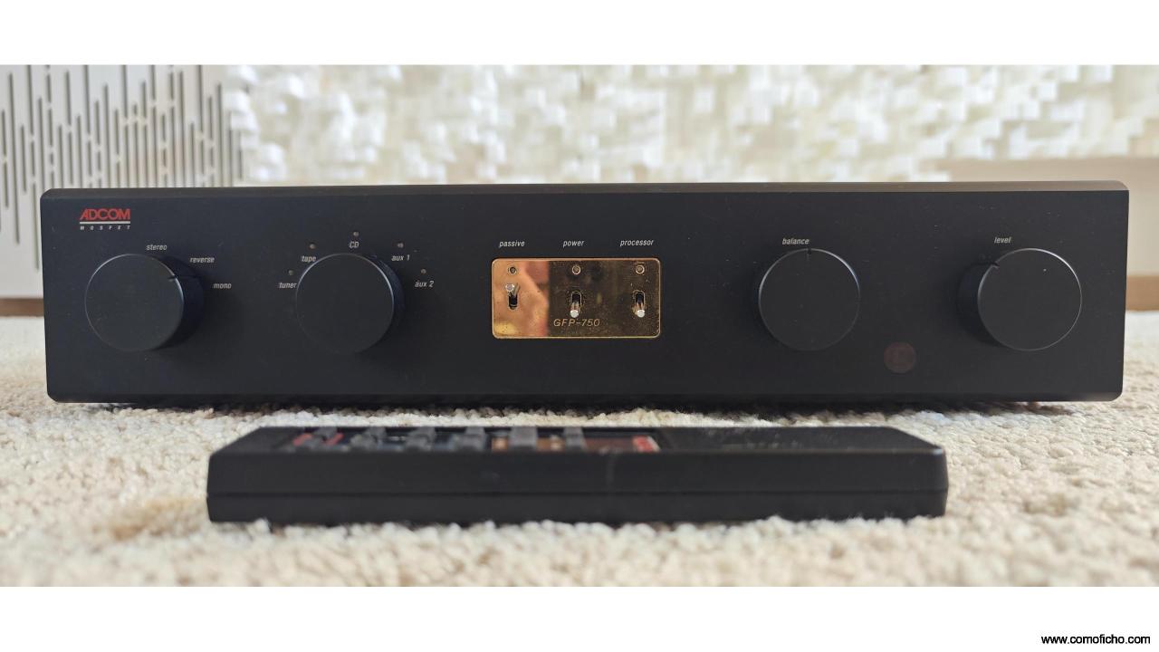 Preamplificador Adcom GFP-750