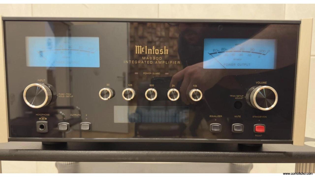 McIntosh MA-8900