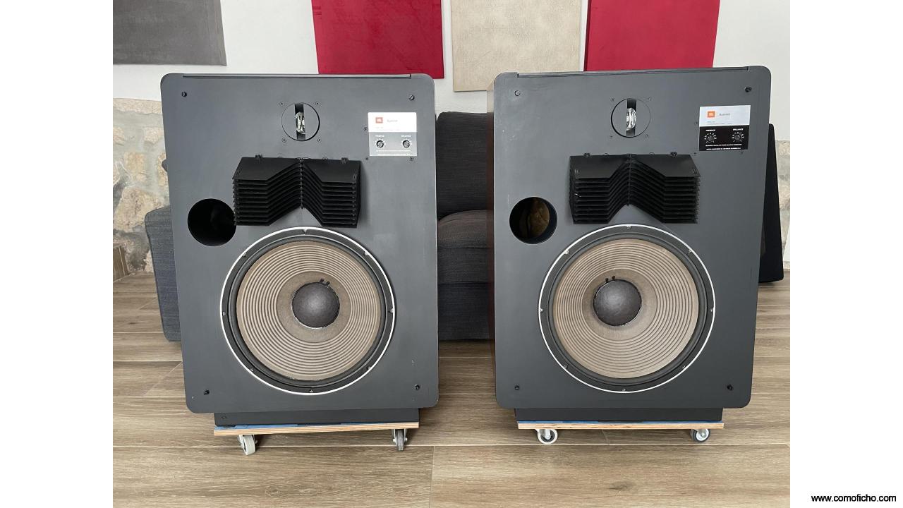 JBL L300