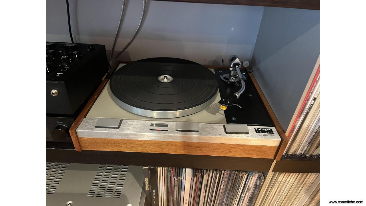 Thorens TD 125 - Primera versión - con brazo y porta cápsulas SME